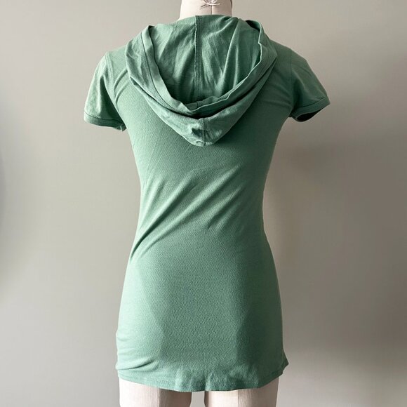 Aritzia TNA Hooded Top Womens Size S Light Green Button Front Short Sleeve - Picture 2 of 5